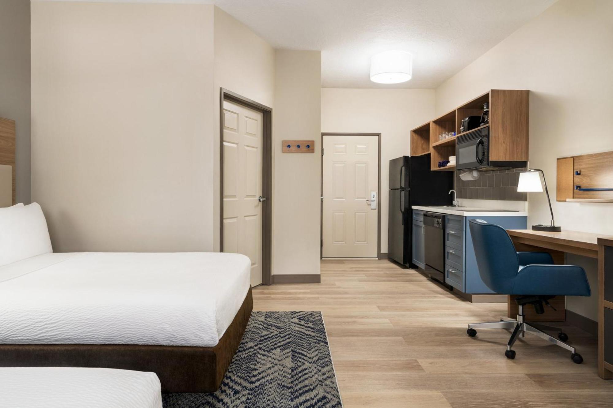 Candlewood - Towne Square By Ihg Hotel
