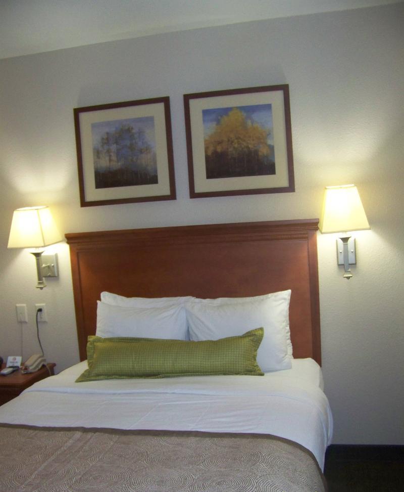 Hotel Candlewood - Towne Square By Ihg