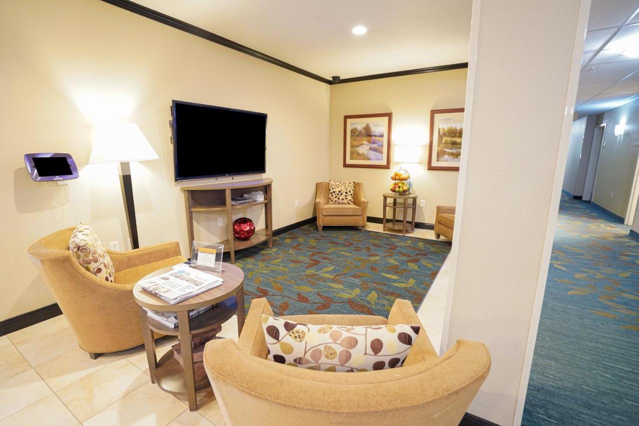 Candlewood - Towne Square By Ihg Hotel